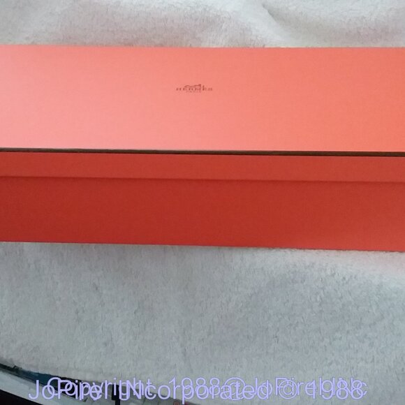 HERMES  Empty Box 18.75” x 8” x 3.25” - Picture 5 of 13